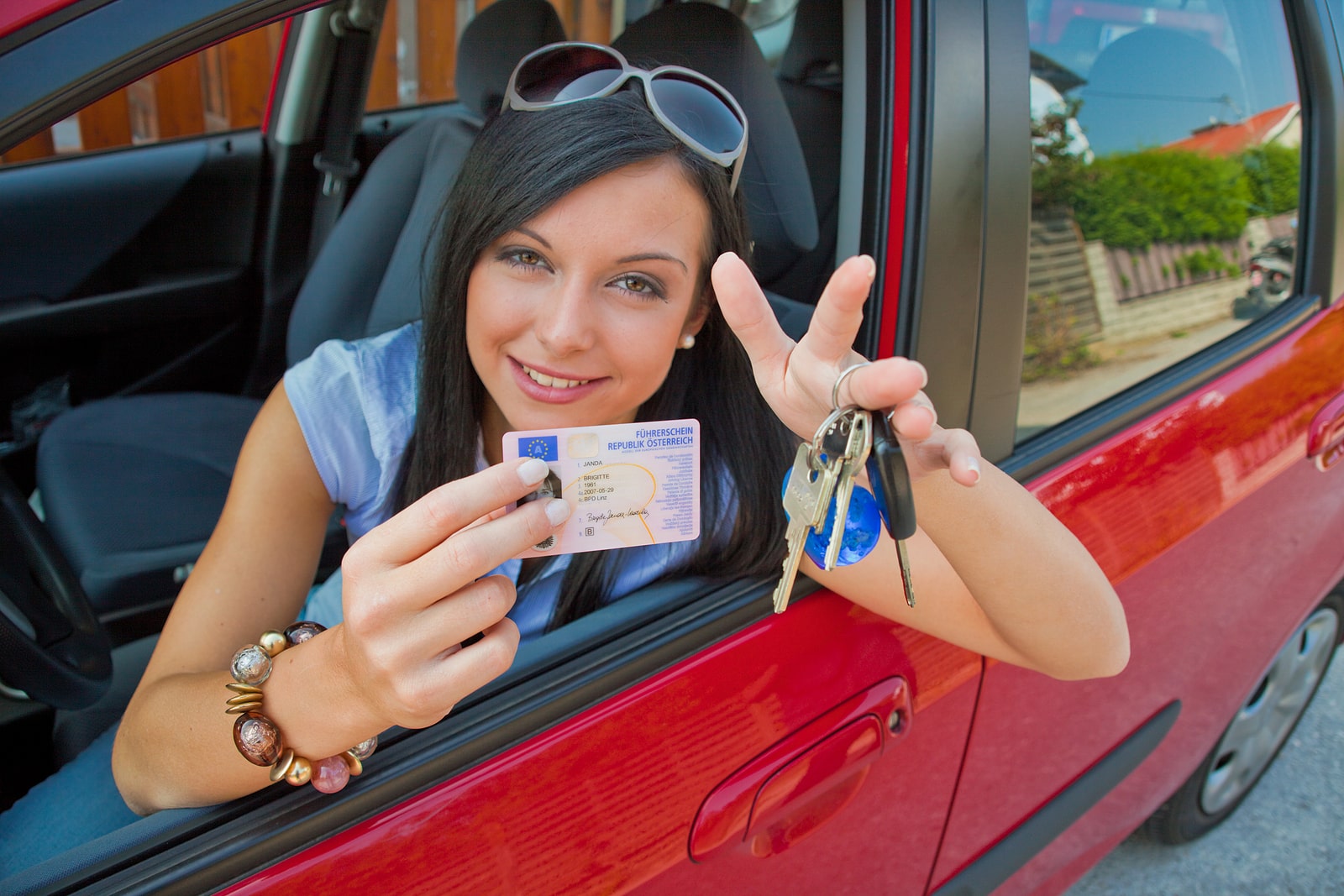 Can you do a background check with a drivers License number?